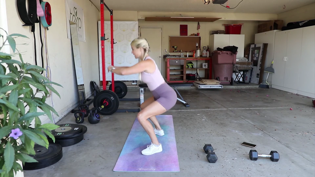 Single arm squat press with kettlebell hotsell